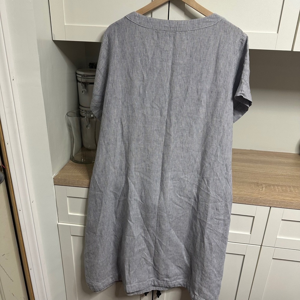 Tahari Linen Shift Dress Women 2X Blue White Striped V-Neck Short Sleeve Coastal - Picture 2 of 11